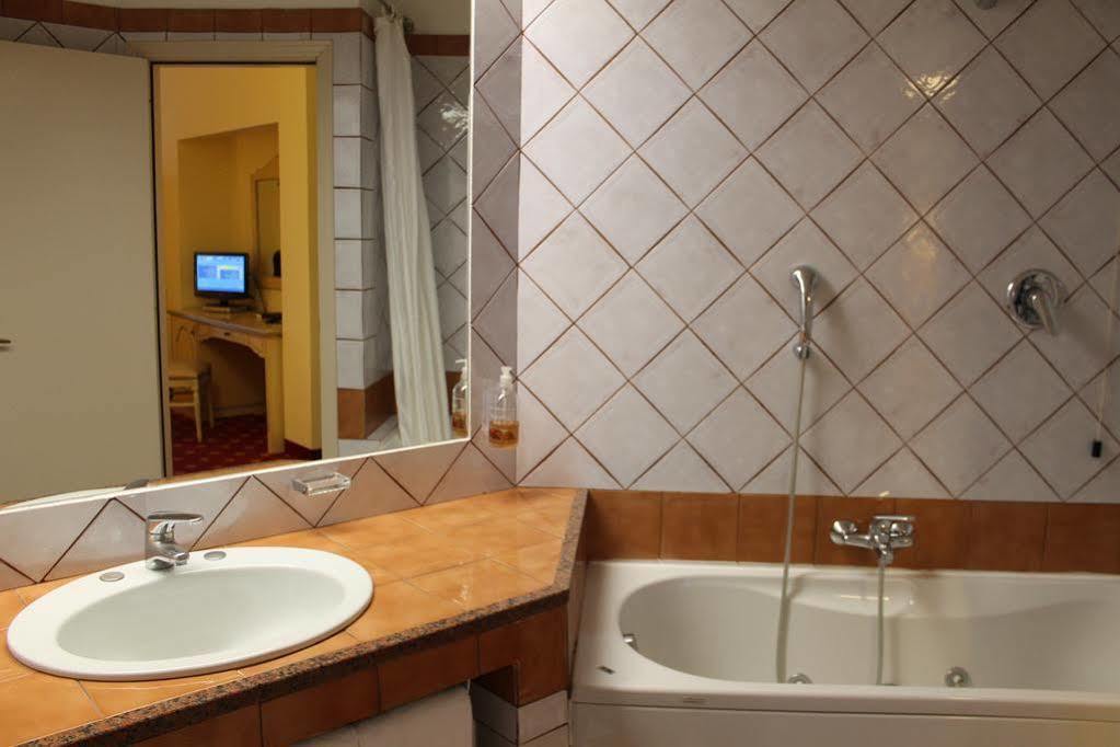 Hotel Grillo بلدية آسميني المظهر الخارجي الصورة